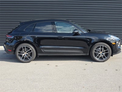 2025 Porsche Macan Base