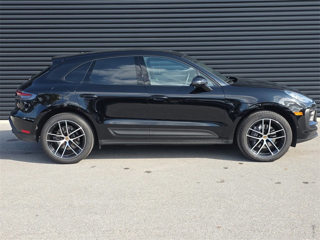 2025 Porsche Macan Base