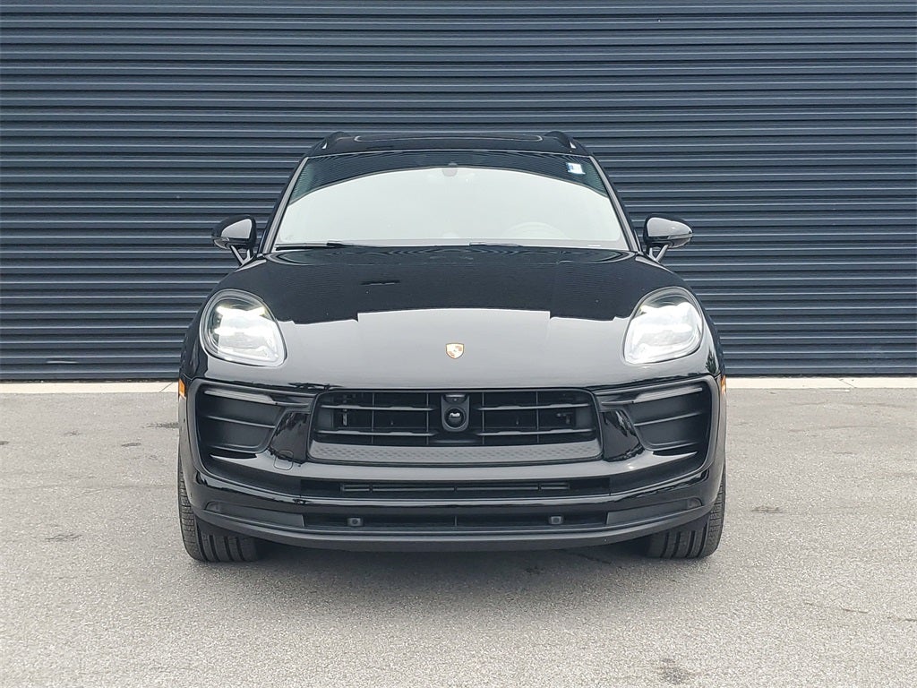 2025 Porsche Macan Base