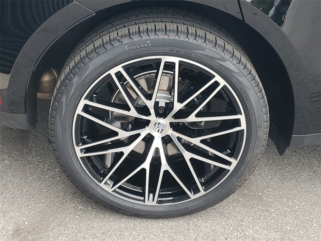 2025 Porsche Macan Base