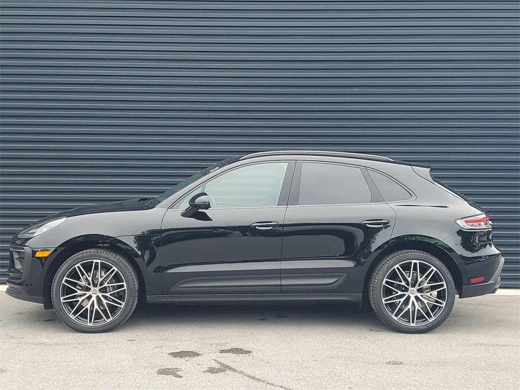 2025 Porsche Macan Base