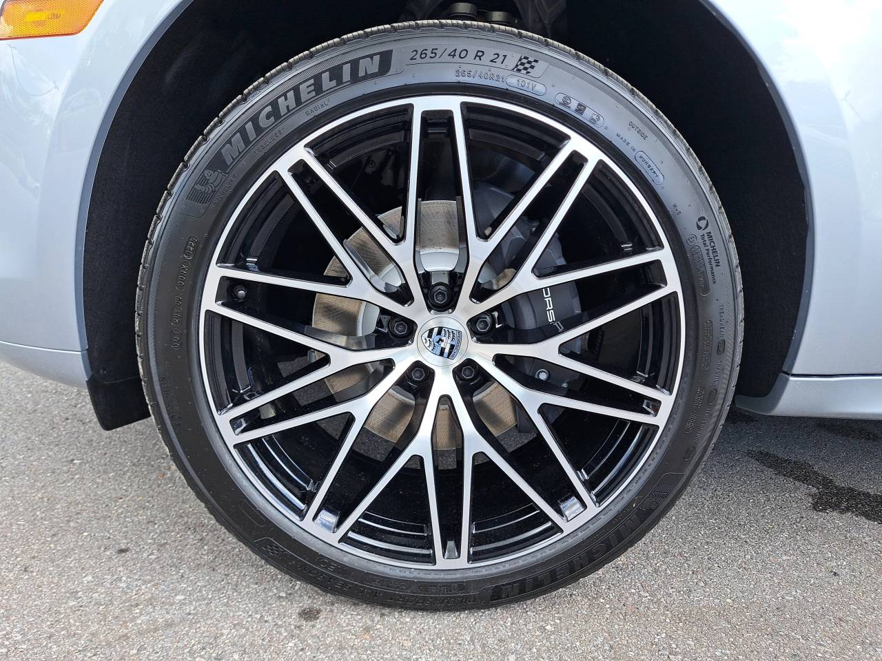 2025 Porsche Macan Base