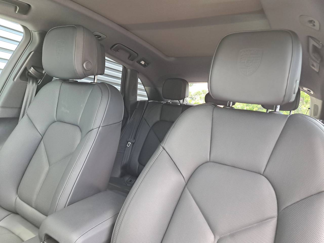 2025 Porsche Macan Base