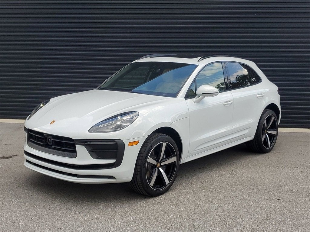2025 Porsche Macan Base
