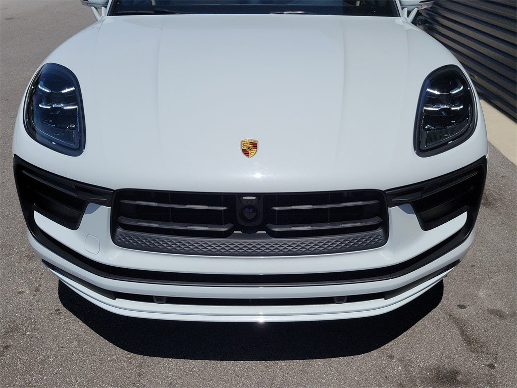 2025 Porsche Macan Base