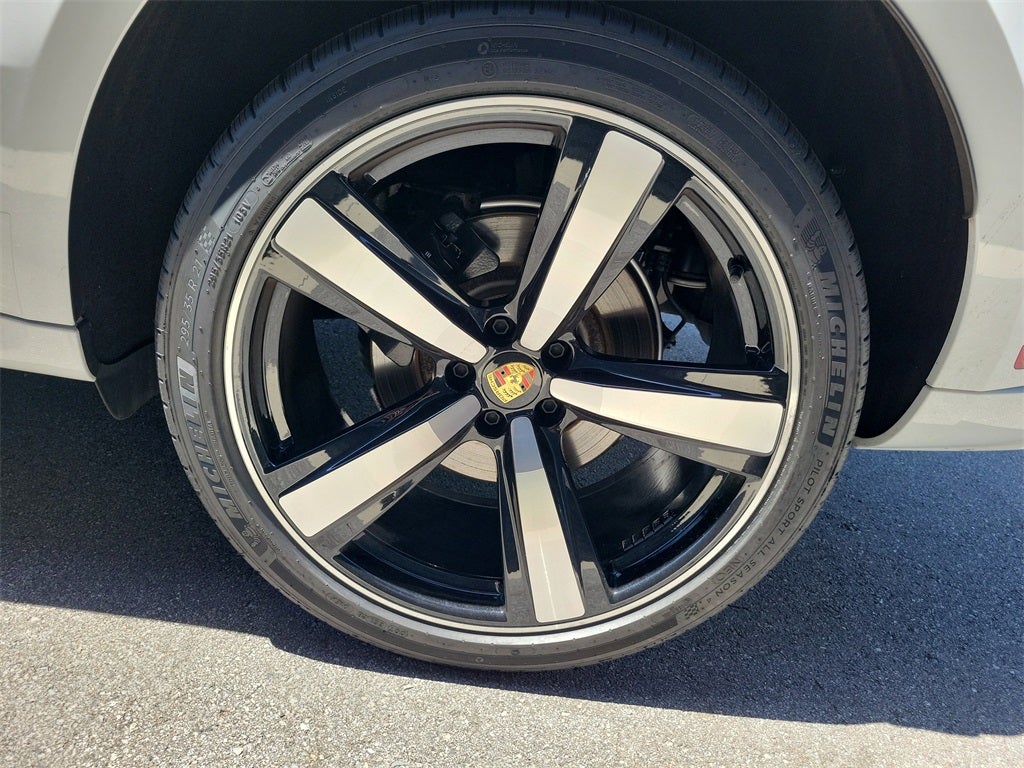 2025 Porsche Macan Base