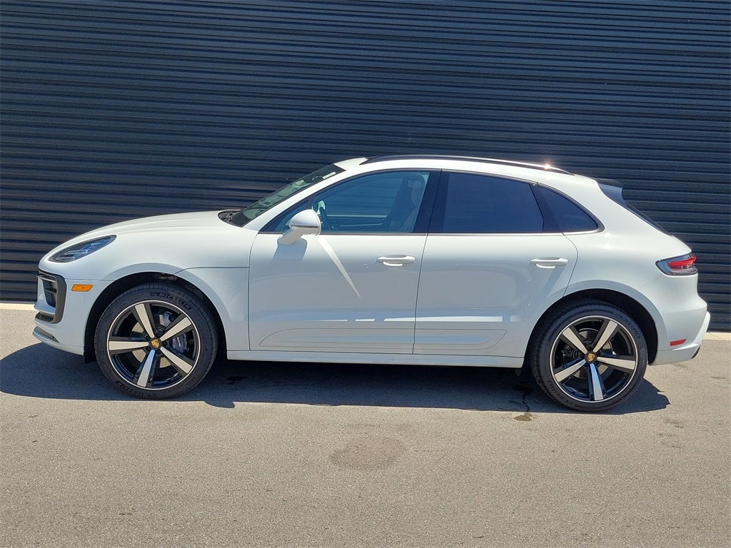 2025 Porsche Macan Base