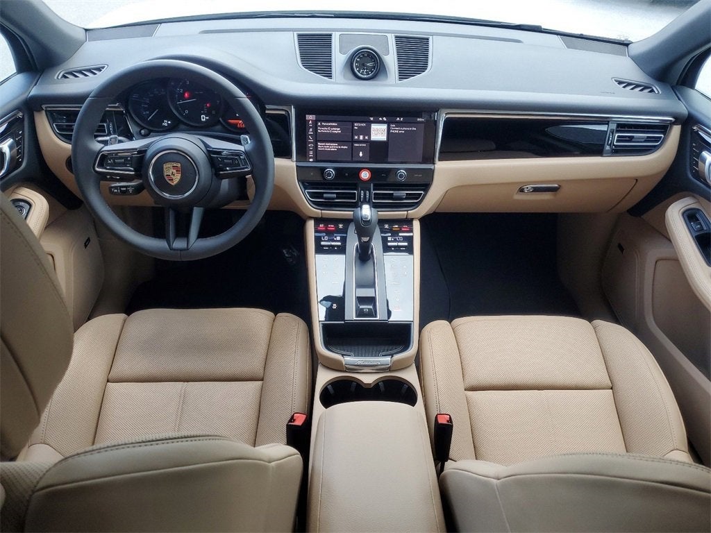 2025 Porsche Macan Base