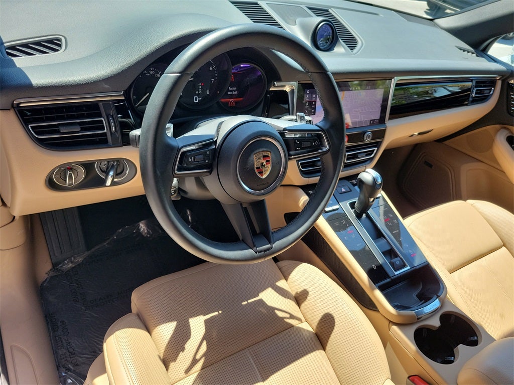 2025 Porsche Macan Base