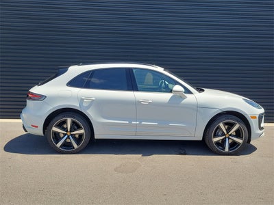 2025 Porsche Macan Base