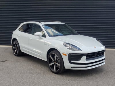 2025 Porsche Macan Base