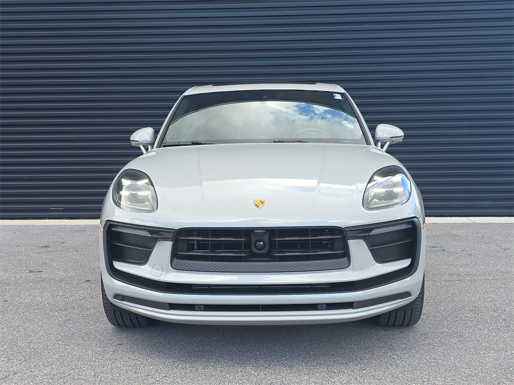 2025 Porsche Macan Base
