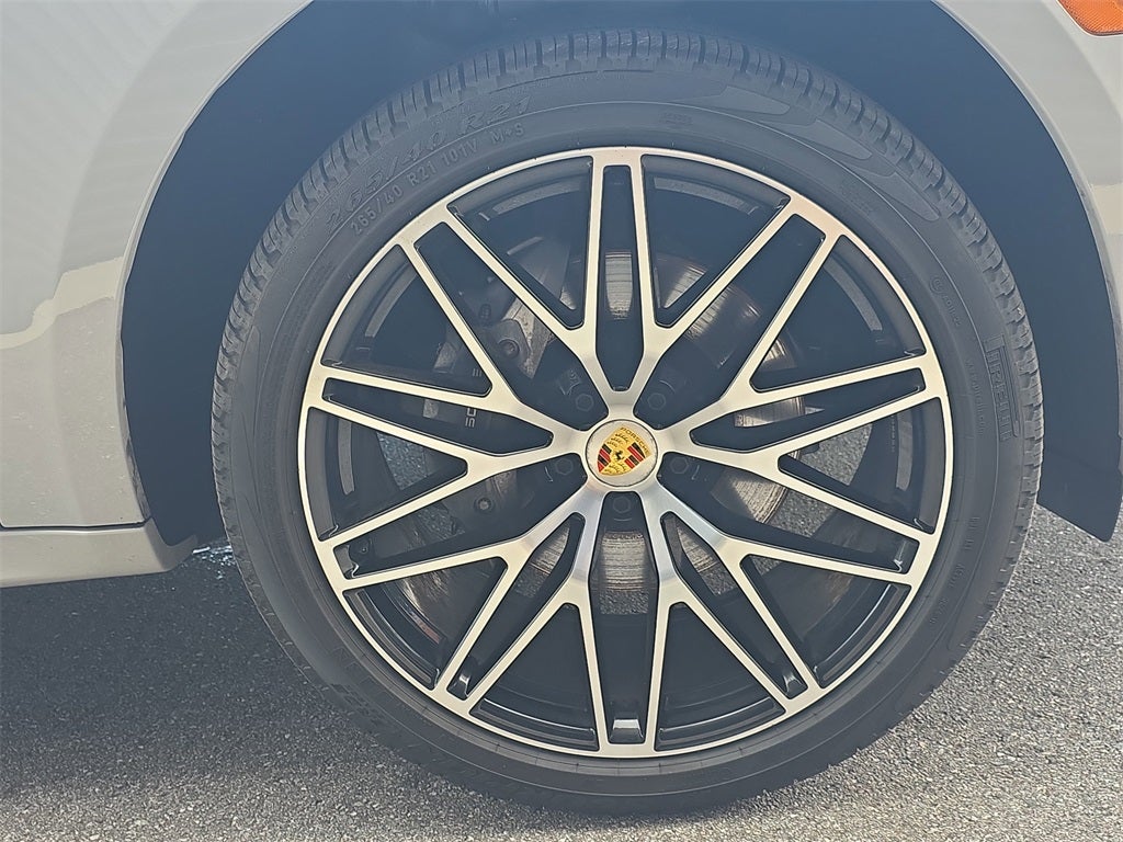 2025 Porsche Macan Base