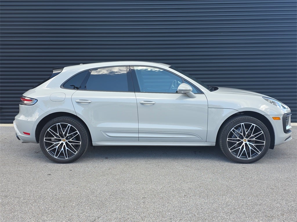 2025 Porsche Macan Base