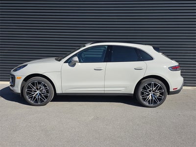 2025 Porsche Macan Base
