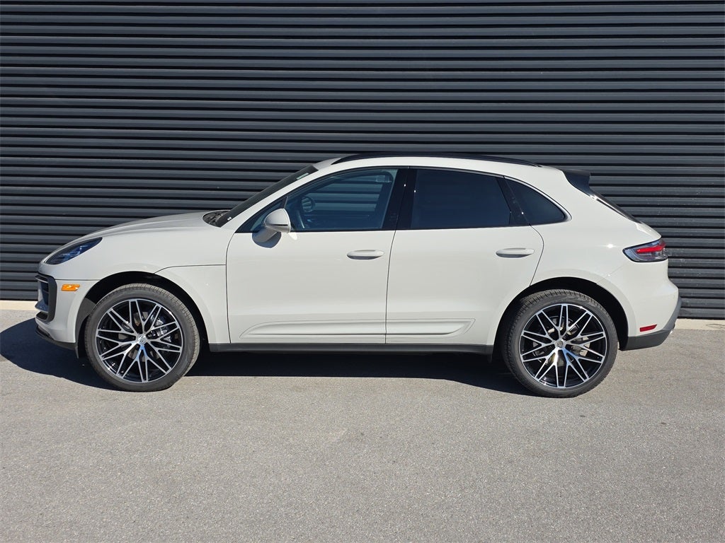 2025 Porsche Macan Base