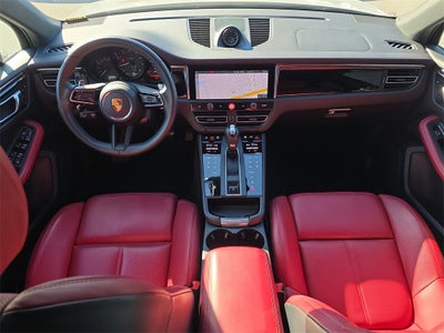 2025 Porsche Macan Base