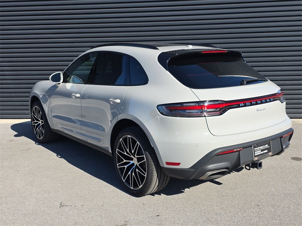 2025 Porsche Macan Base