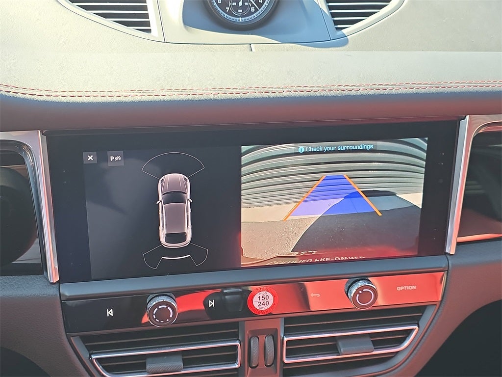 2025 Porsche Macan Base