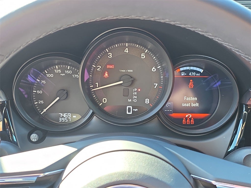 2025 Porsche Macan Base