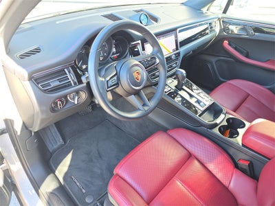 2025 Porsche Macan Base