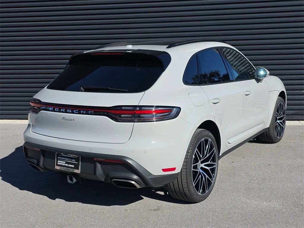 2025 Porsche Macan Base