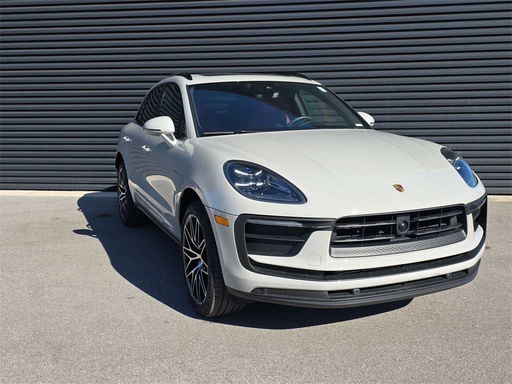 2025 Porsche Macan Base