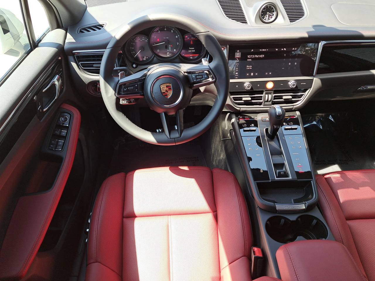 2025 Porsche Macan Base