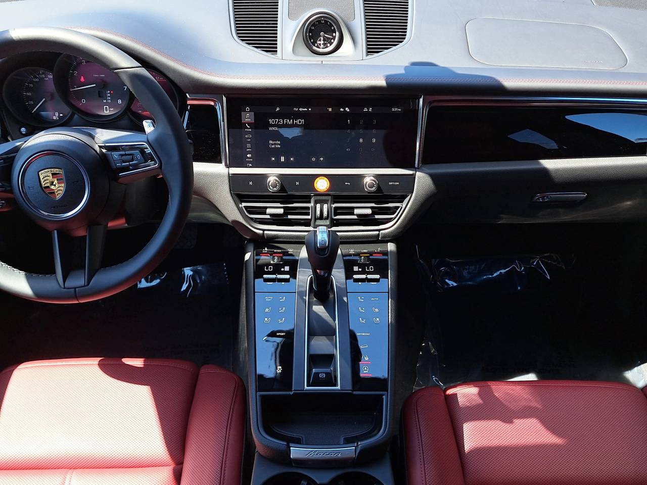 2025 Porsche Macan Base