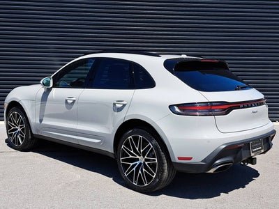 2025 Porsche Macan Base