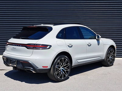 2025 Porsche Macan Base