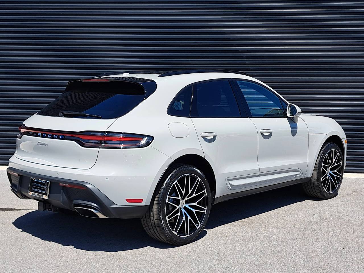 2025 Porsche Macan Base