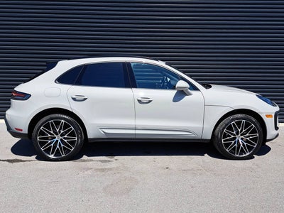 2025 Porsche Macan Base