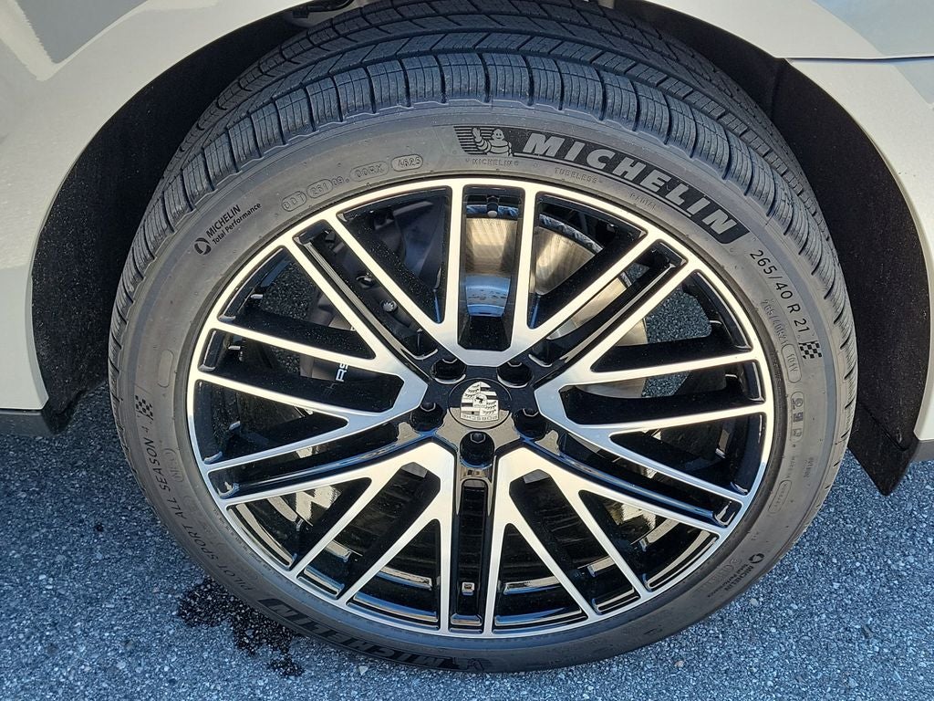 2026 Porsche Macan Base