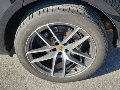 2024 Porsche Macan Base