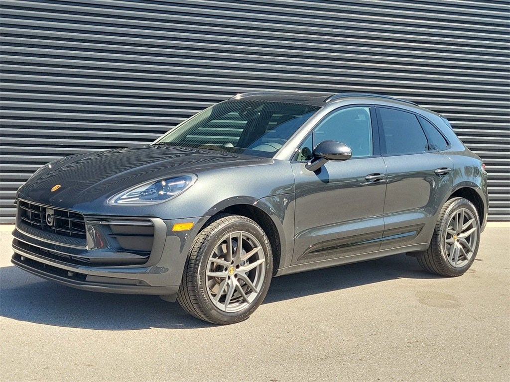 2025 Porsche Macan Base
