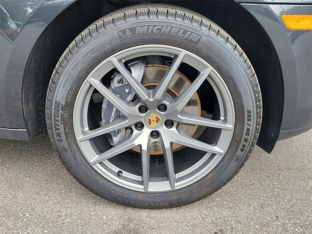 2025 Porsche Macan Base