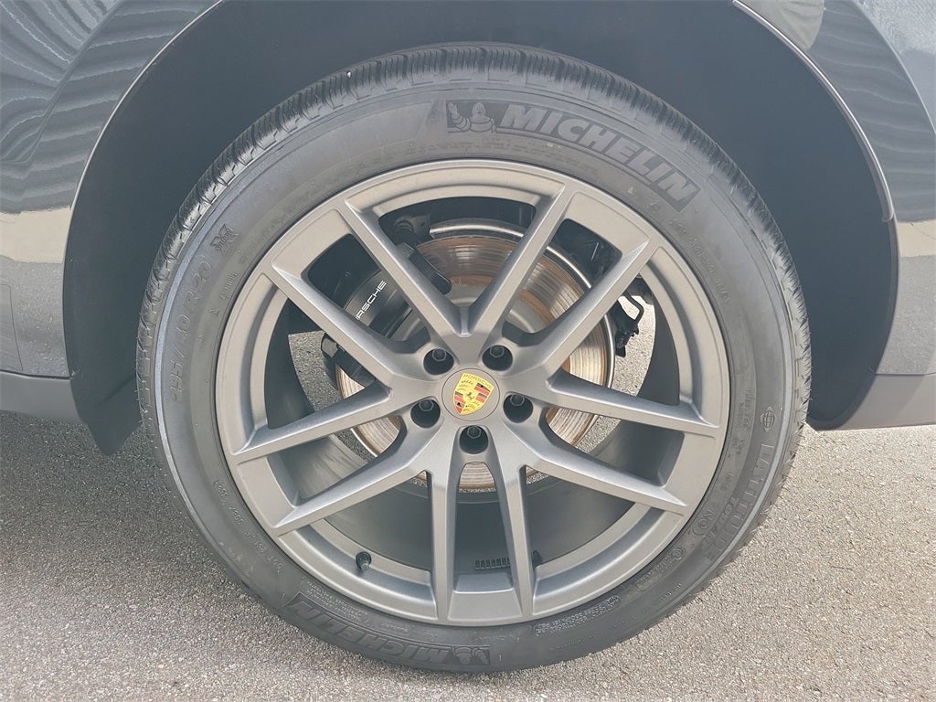 2025 Porsche Macan Base