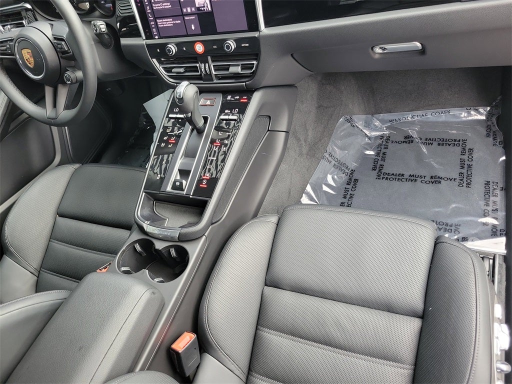 2025 Porsche Macan Base