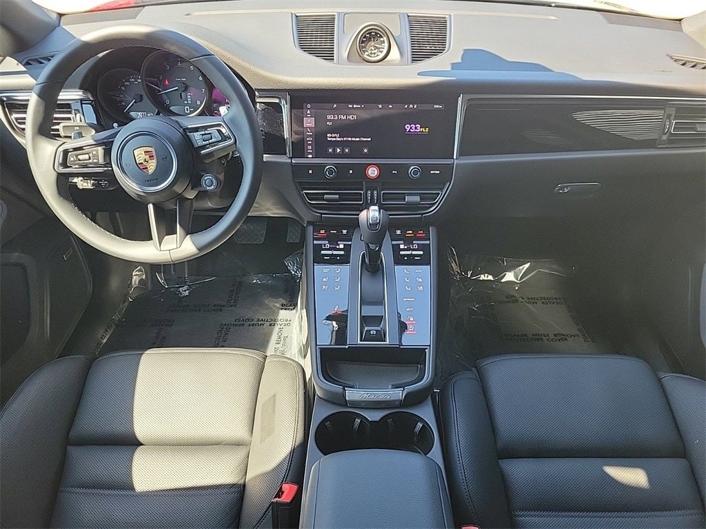 2025 Porsche Macan Base