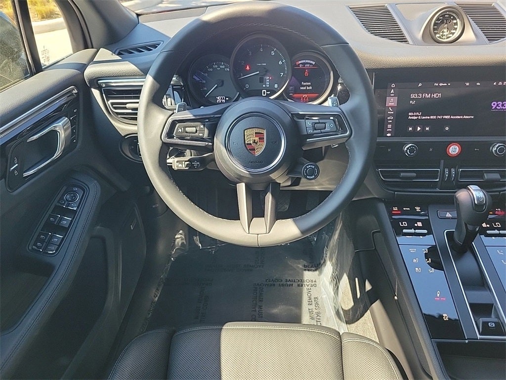 2025 Porsche Macan Base