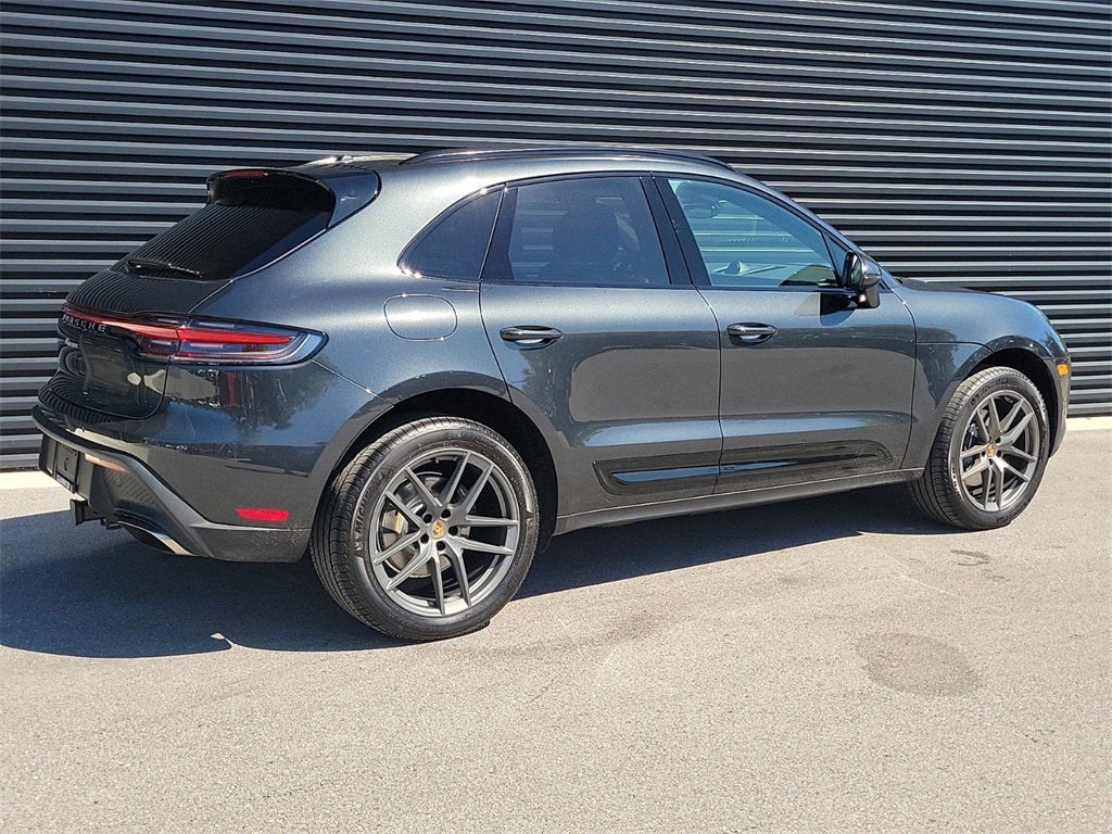 2025 Porsche Macan Base