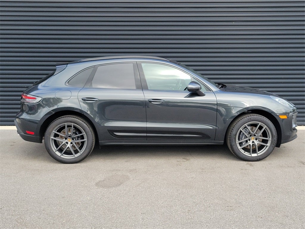 2025 Porsche Macan Base
