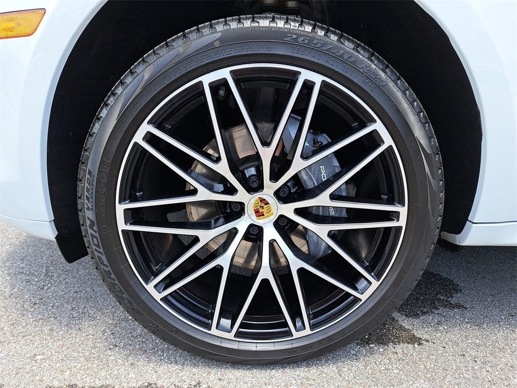 2025 Porsche Macan Base