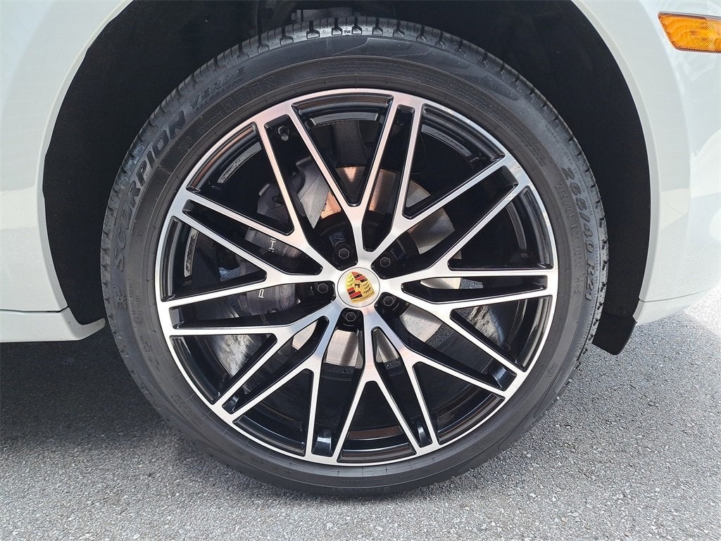 2025 Porsche Macan Base