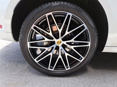 2025 Porsche Macan Base