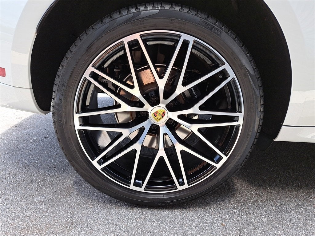 2025 Porsche Macan Base