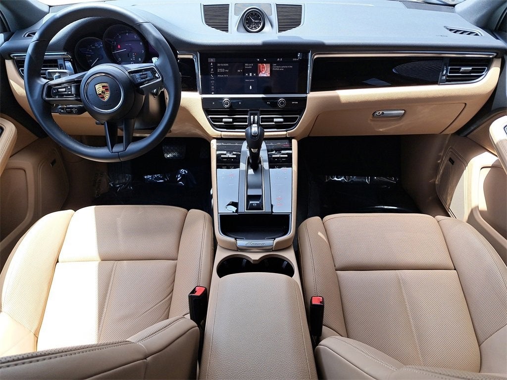 2025 Porsche Macan Base