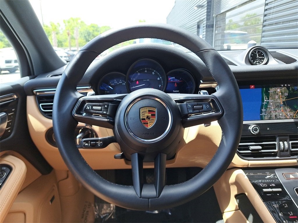 2025 Porsche Macan Base