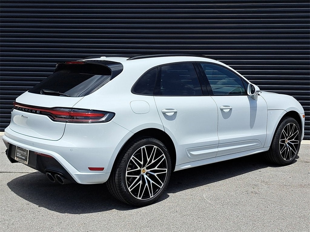 2025 Porsche Macan Base